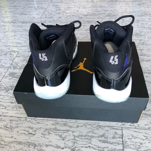 Jordans - Air Jordan 11 Space Jam 2016 - Picture 4 of 6